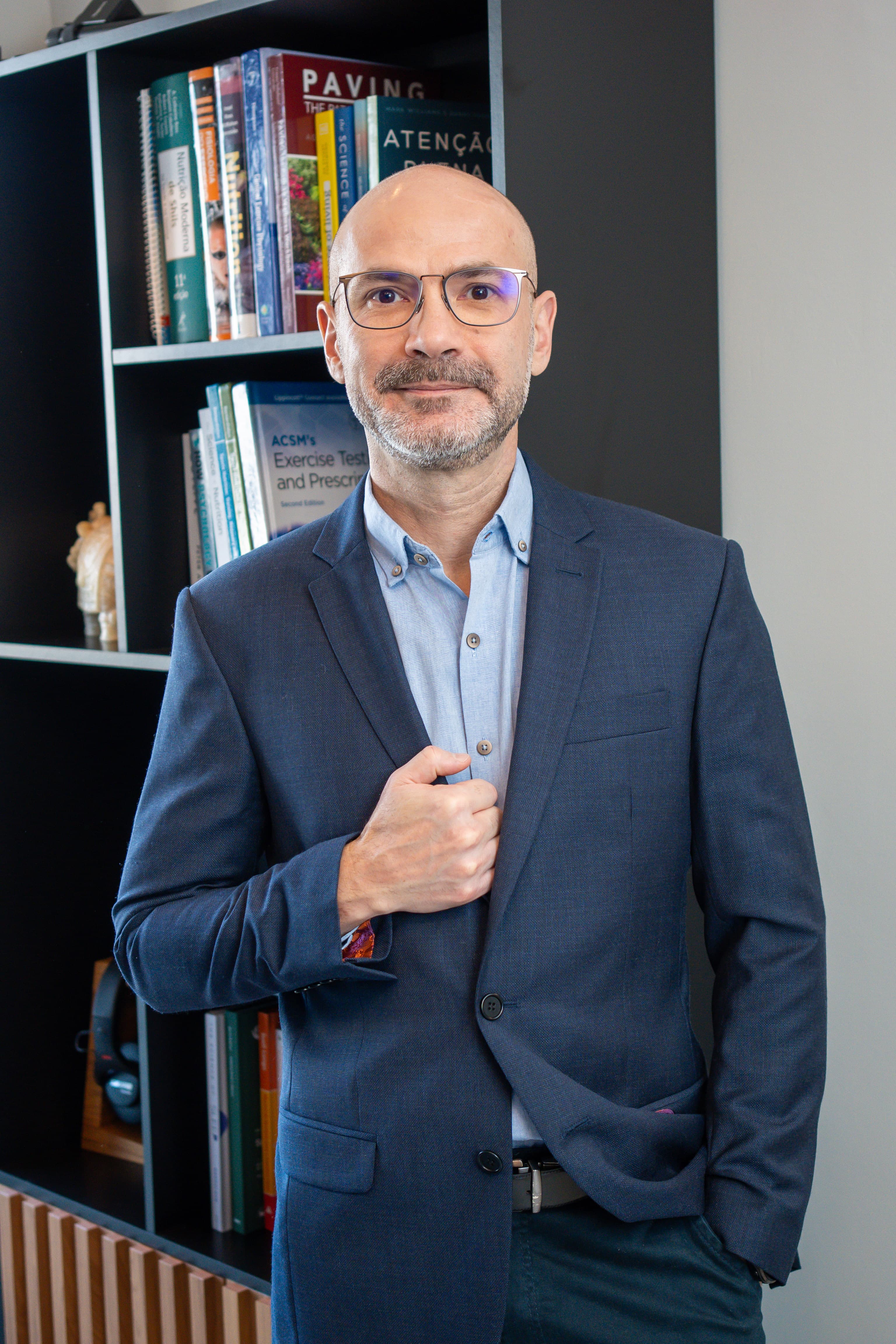 Dr. Mateus Antunes Nogueira